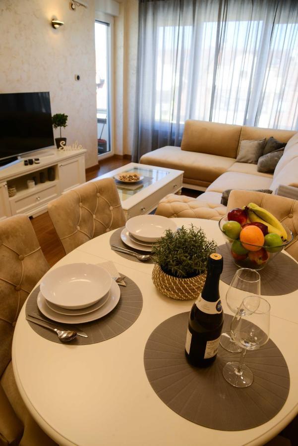 Tesla 70 Apartment With Secure Parking In The Garage Novi Sad Luaran gambar