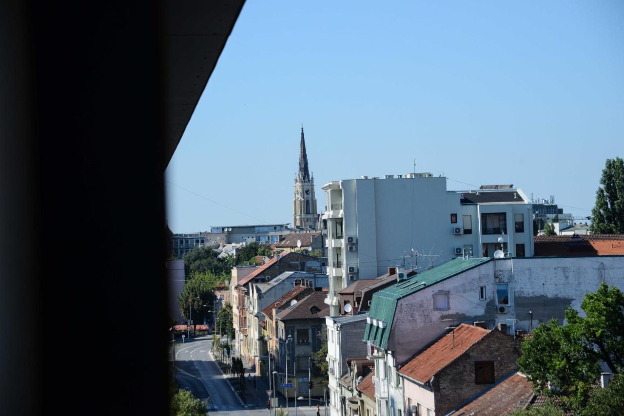 Tesla 70 Apartment With Secure Parking In The Garage Novi Sad Luaran gambar