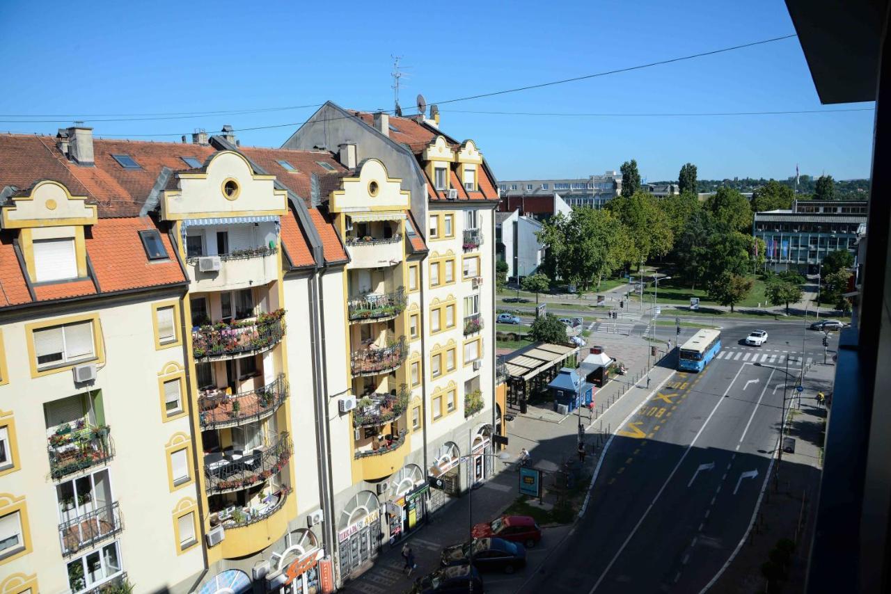 Tesla 70 Apartment With Secure Parking In The Garage Novi Sad Luaran gambar