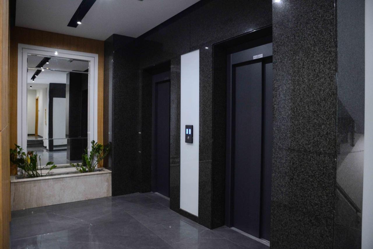 Tesla 70 Apartment With Secure Parking In The Garage Novi Sad Luaran gambar