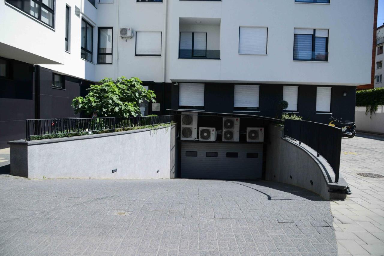 Tesla 70 Apartment With Secure Parking In The Garage Novi Sad Luaran gambar